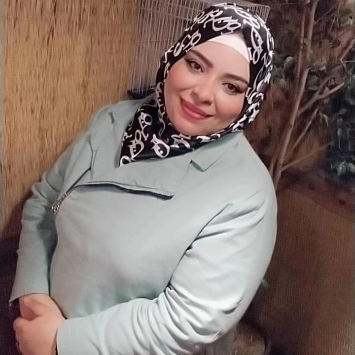 مكانك في قلبى