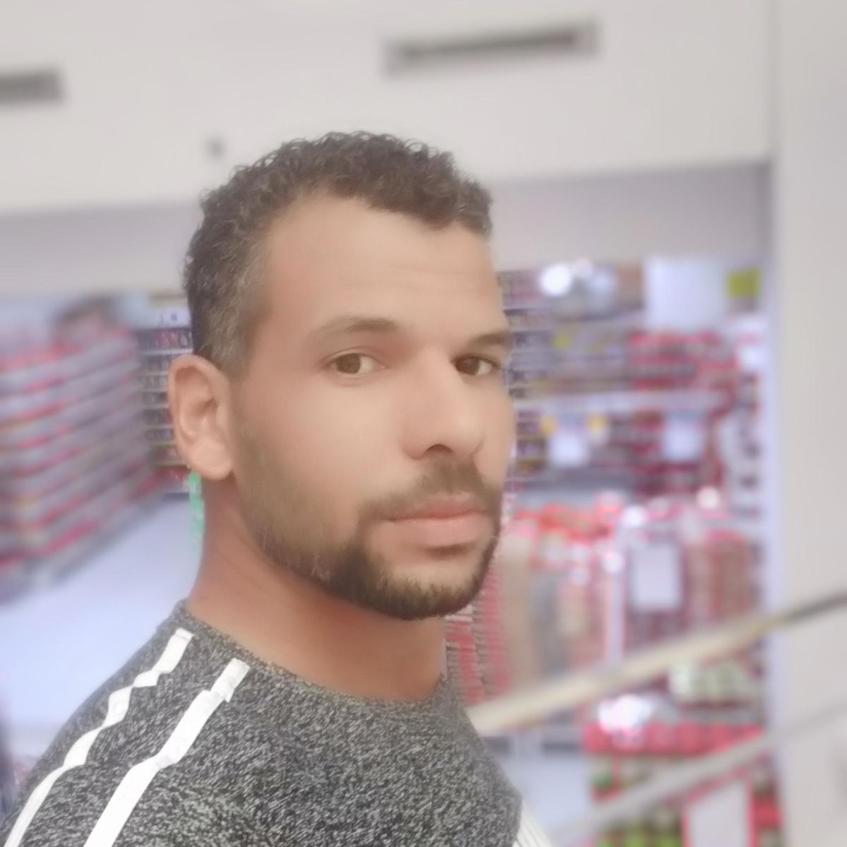 عصام
