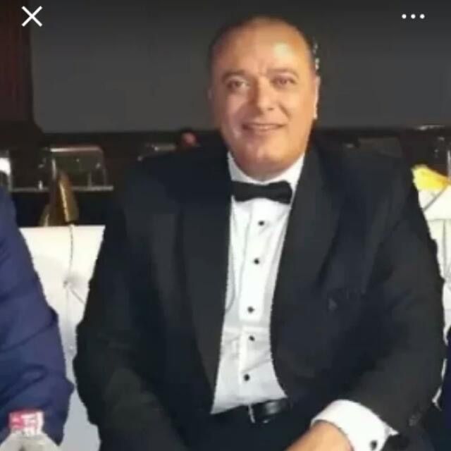 أيمن