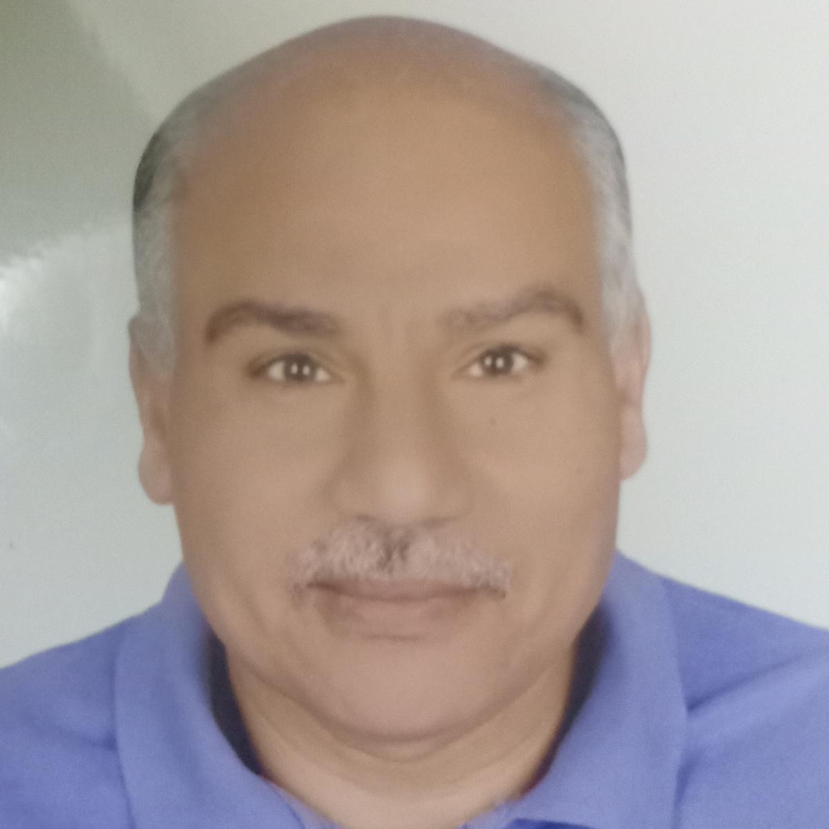 خالد عبد الرازق